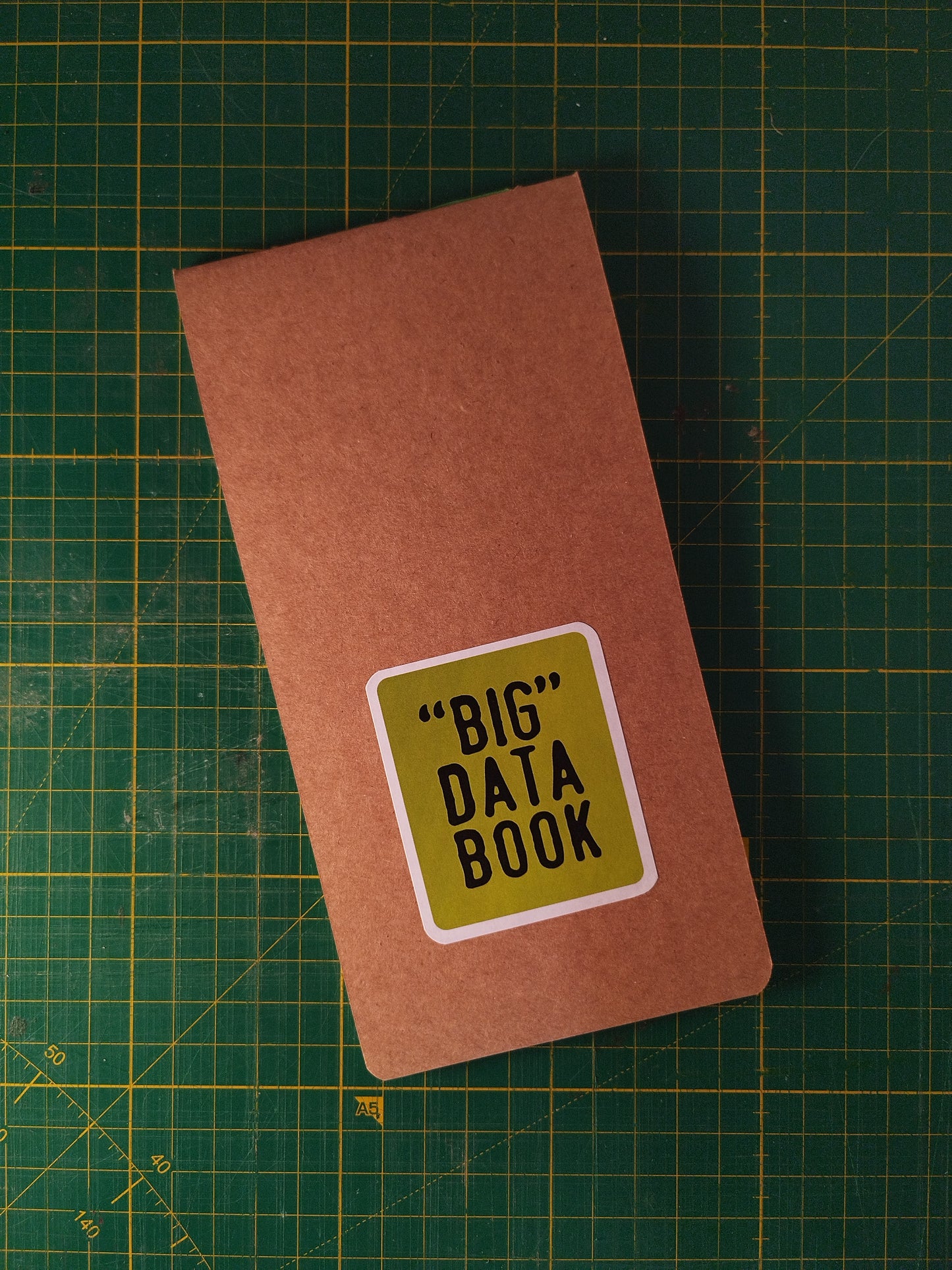 BIG DATA BOOK - EL YAPIMI İPLİK DİKİŞLİ JOURNALIST DEFTER